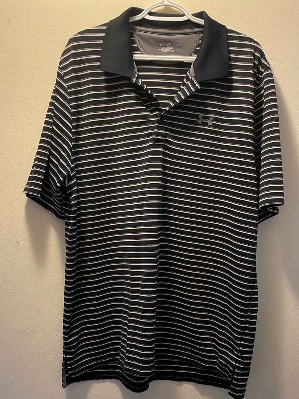 XL Under Armour Men’s Black Striped Polo Shirt